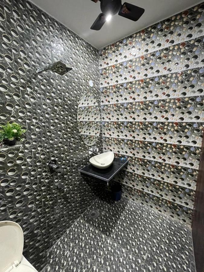 Bed and Breakfast The Bubbles Амритсар Экстерьер фото